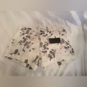 Dear John American Classic floral shorts